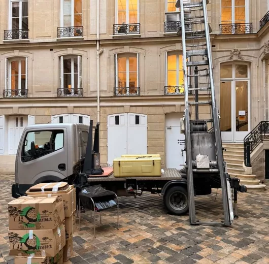 Monte-meubles Paris